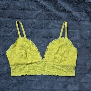NWOT Chartreuse Lace Bralette, Size Large!